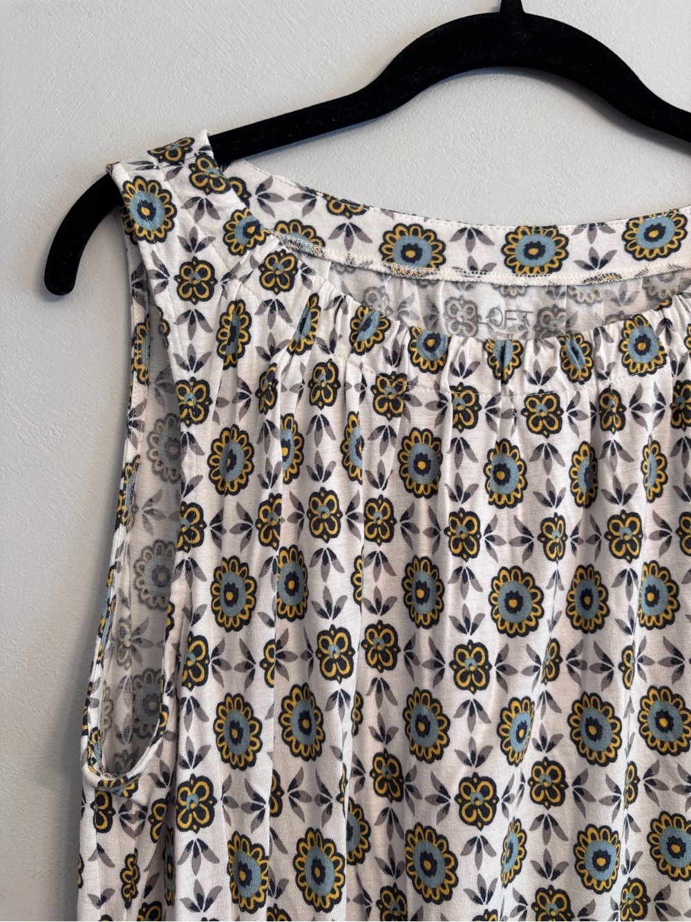 LOFT Sleeveless Top - Picture 2 of 8